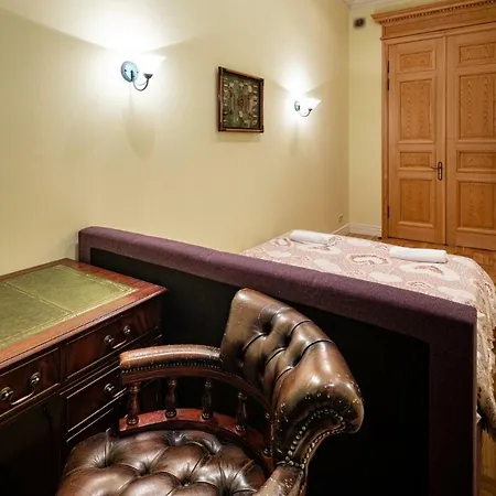 アパート Old 2 Bedroom Vecpilsetas Street リガ