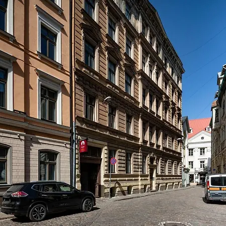 Old 2 Bedroom Vecpilsetas Street * Riga