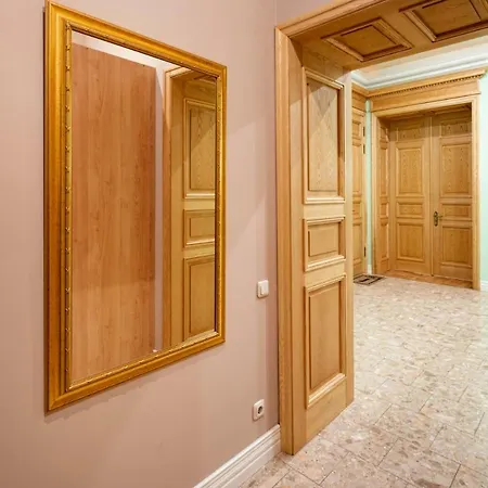 Appartamento Old 2 Bedroom Vecpilsetas Street *