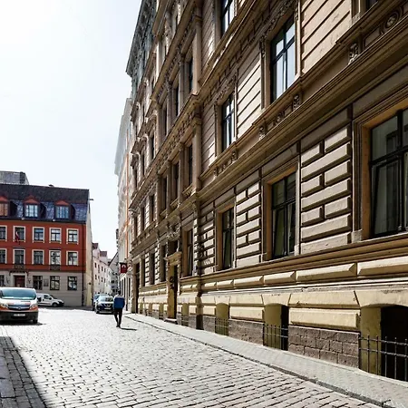 Old 2 Bedroom Vecpilsetas Street شقة