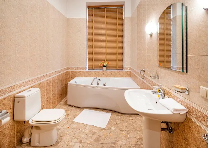 Old 2 Bedroom Vecpilsetas Street * Riga