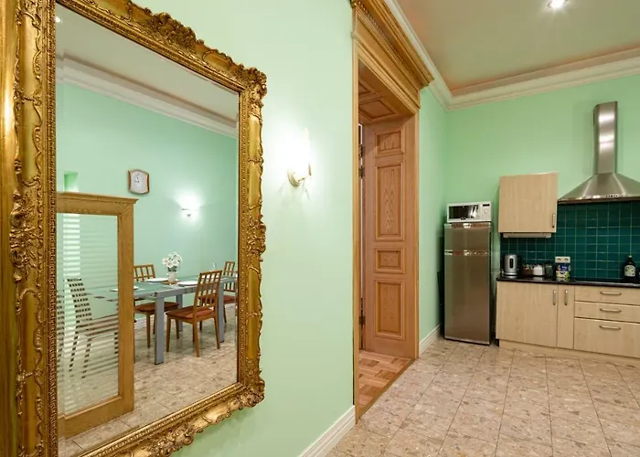 Old 2 Bedroom Vecpilsetas Street * Riga